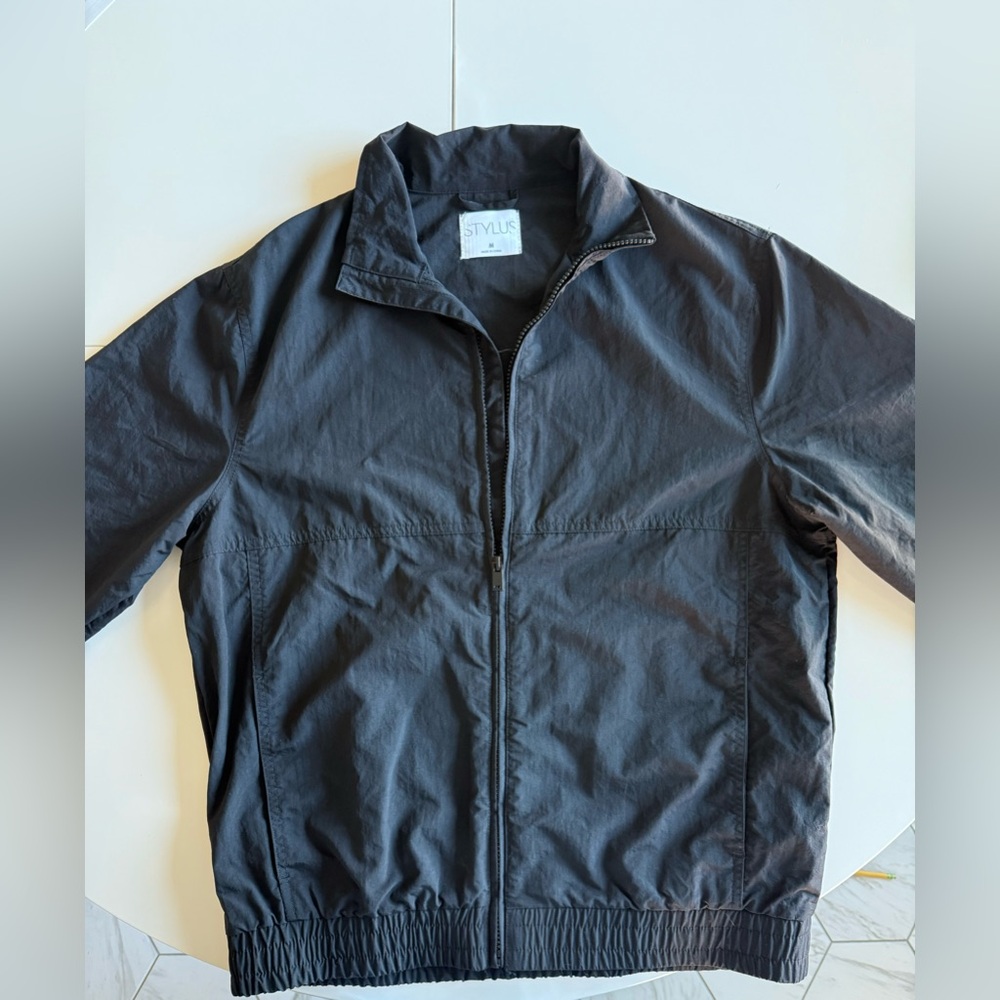 Stylus black zippered windbreaker, Mens sm - but look unisex